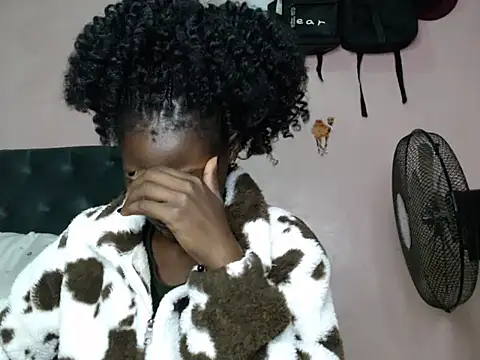 TrishaKalid online show from January 30, 9:36 pm