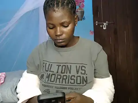 TrishaKalid online show from February 10, 8:02 pm