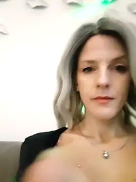 Snapshot of _LittleAngel_ chatting on January 7, 6:27 am LittleAngel online show from January 7, 6:27 am