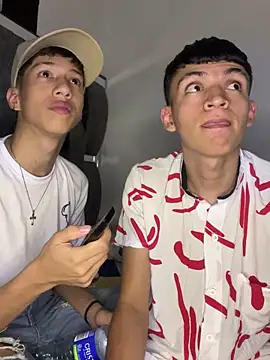 Snapshot of Juan_Nd_Steven chatting on December 17, 7:07 am Juan Nd Steven online show from December 17, 7:07 am