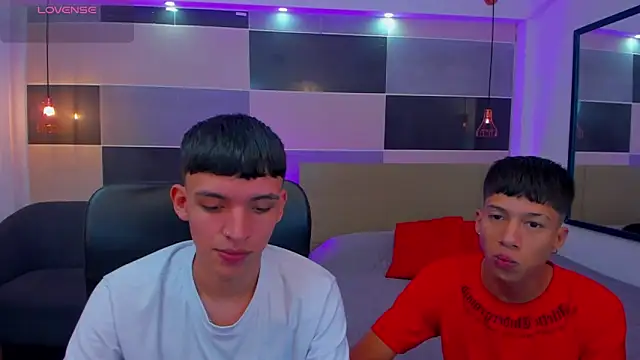 Snapshot of Juan_Nd_Steven chatting on February 28, 4:54 am Juan Nd Steven online show from February 28, 4:54 am