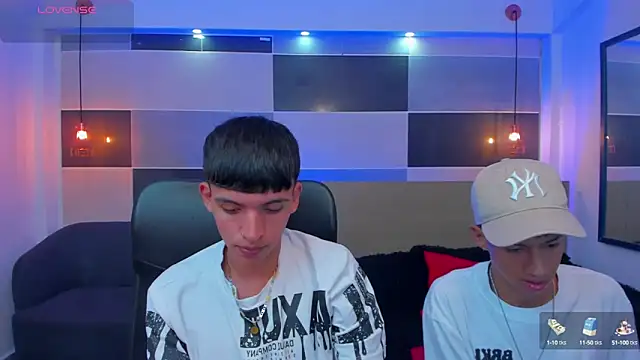 Snapshot of Juan_Nd_Steven chatting on March 16, 12:33 pm Juan Nd Steven online show from March 16, 12:33 pm