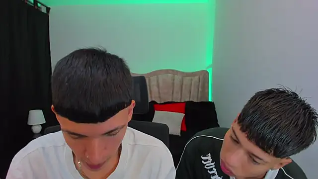 Snapshot of Juan_Nd_Steven chatting on October 3, 4:09 am Juan Nd Steven online show from October 3, 4:09 am