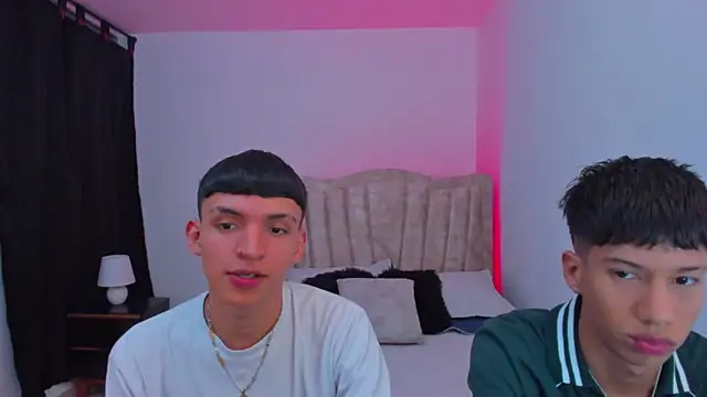 Snapshot of Juan_Nd_Steven chatting on October 11, 4:12 am Juan Nd Steven online show from October 11, 4:12 am