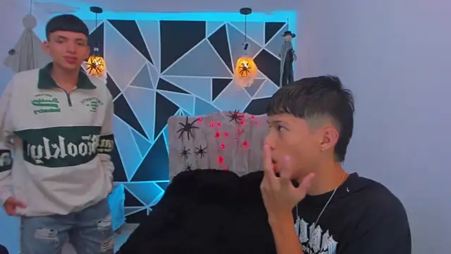Snapshot of Juan_Nd_Steven chatting on October 15, 4:23 am Juan Nd Steven online show from October 15, 4:23 am