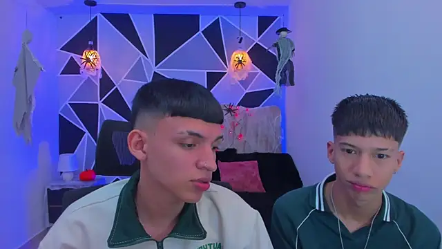 Snapshot of Juan_Nd_Steven chatting on October 17, 11:07 pm Juan Nd Steven online show from October 17, 11:07 pm