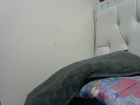 Snapshot of shanycute1 chatting on October 14, 1:45 pm shanycute1 online show from October 14, 1:45 pm