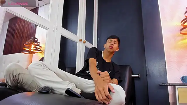 Lucian Davi online show from February 6, 12:26 pm
