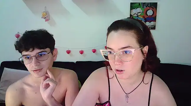 Snapshot of AndrewAnndCherry chatting on February 19, 12:14 am AndrewAnndCherry online show from February 19, 12:14 am