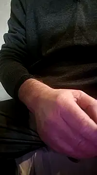 Snapshot of pagani5656 chatting on February 12, 10:03 am pagani5656 online show from February 12, 10:03 am