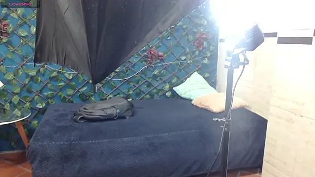 Snapshot of Waturox chatting on January 22, 1:31 am Waturox online show from January 22, 1:31 am