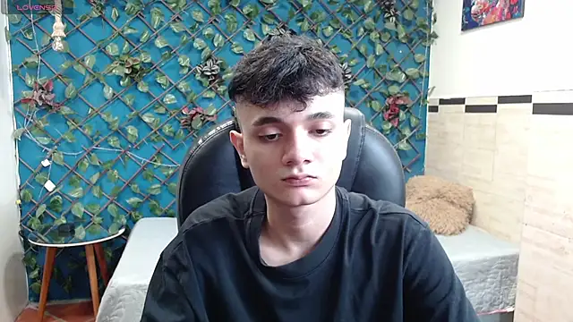 Snapshot of Waturox chatting on October 21, 7:14 pm Waturox online show from October 21, 7:14 pm