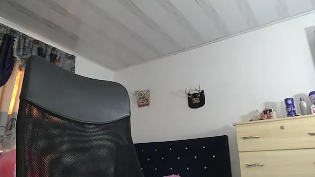 sweet cutetras22 online show from February 13, 1:48 pm