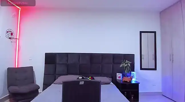 Alexander Martines online show from February 12, 11:30 pm