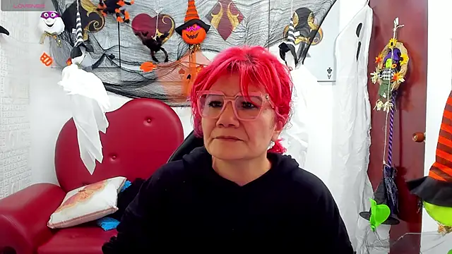 Salomeediaz  online show from October 19, 1:01 pm