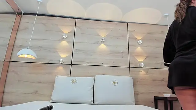 martina touss online show from March 7, 1:42 am