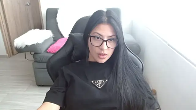 Snapshot of Charlotte_cute18 chatting on May 15, 8:27 pm Charlotte cute18 online show from May 15, 8:27 pm