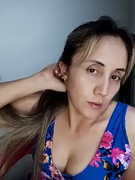 Isabel23zr online show from December 14, 3:29 am