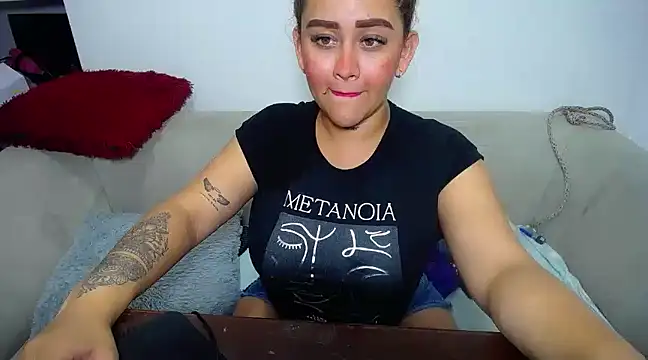 Snapshot of loly_bigbooty4u chatting on December 29, 8:15 pm loly bigbooty4u online show from December 29, 8:15 pm