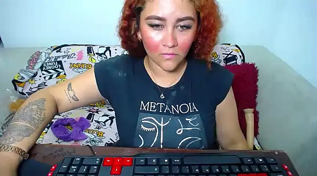 Snapshot of loly_bigbooty4u chatting on January 23, 3:26 am loly bigbooty4u online show from January 23, 3:26 am