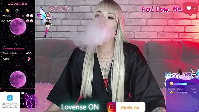 Snapshot of Eva_Evile chatting on February 2, 4:00 pm Eva Evile online show from February 2, 4:00 pm