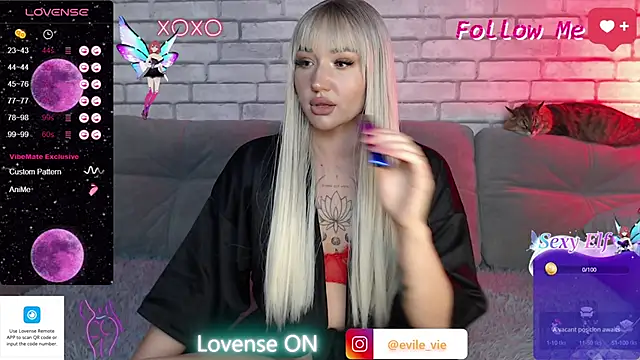 Snapshot of Eva_Evile chatting on March 2, 9:42 am Eva Evile online show from March 2, 9:42 am