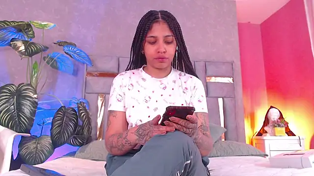 Snapshot of JuliaRose_ks chatting on October 16, 12:28 pm JuliaRose ks online show from October 16, 12:28 pm