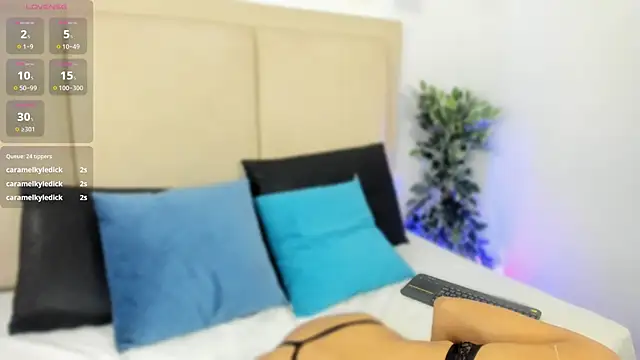 Natasha Smith09 online show from February 12, 6:40 am