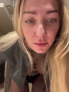 ElenaHaze online show from December 23, 8:44 am