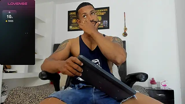 MattRodriguez9 online show from March 20, 9:26 am