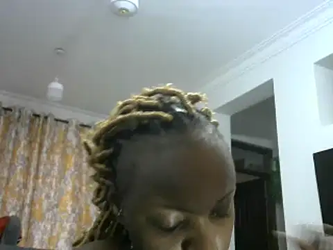 Snapshot of Sexy_lla chatting on February 13, 4:00 am Sexy lla online show from February 13, 4:00 am