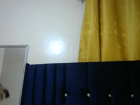 Snapshot of Sexy_lla chatting on September 18, 6:59 am Sexy lla online show from September 18, 6:59 am