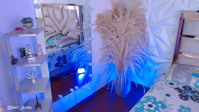 Jonesliam23 online show from March 20, 7:41 pm