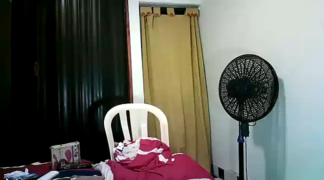 kimmiemm online show from January 18, 4:48 am