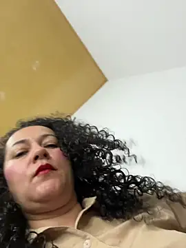 luisa curli online show from December 23, 4:21 am