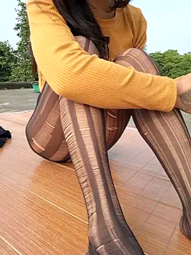 Snapshot of Linda_2k chatting on December 25, 8:18 am Linda 2k online show from December 25, 8:18 am