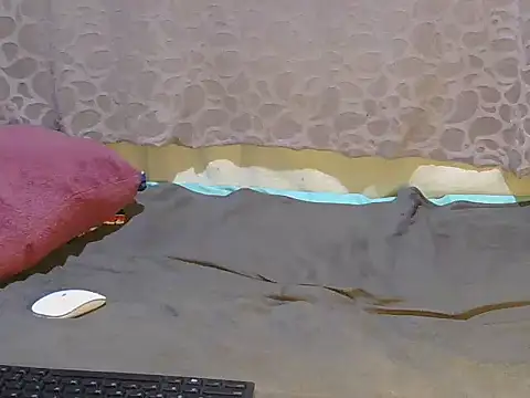 Snapshot of slim_girl02 chatting on September 23, 7:39 pm slim girl02 online show from September 23, 7:39 pm