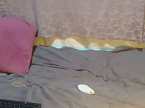 Snapshot of slim_girl02 chatting on November 13, 5:17 am slim girl02 online show from November 13, 5:17 am