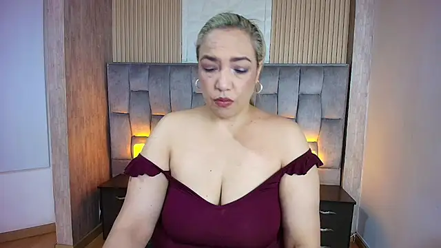 marie hss online show from April 14, 4:02 pm