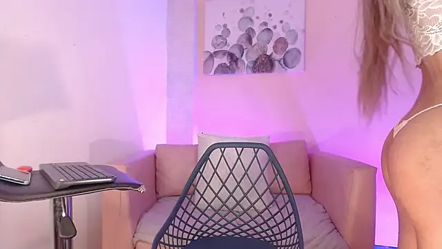 LittleButterfly19 online show from January 18, 4:37 am