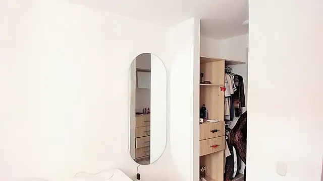 rose scottt online show from November 29, 2:53 pm