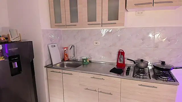 rose scottt online show from February 1, 4:49 pm