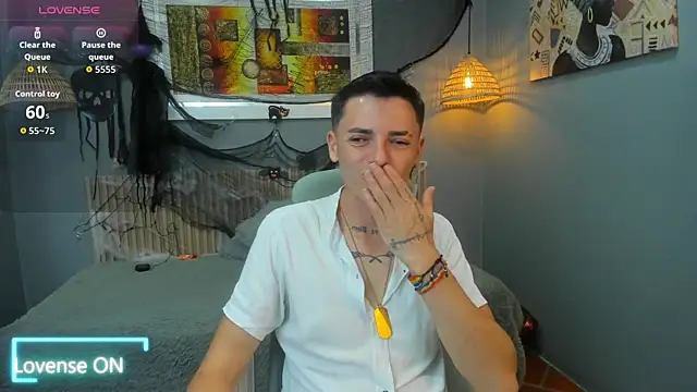 Snapshot of tossetrech chatting on October 24, 3:14 am tossetrech online show from October 24, 3:14 am