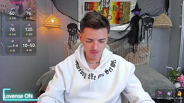 Snapshot of tossetrech chatting on October 26, 3:12 am tossetrech online show from October 26, 3:12 am