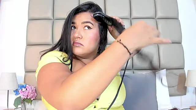 DojaAissha online show from December 5, 7:32 pm