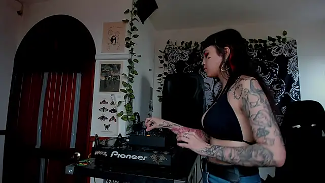 Demongirl6666 online show from February 12, 7:45 pm