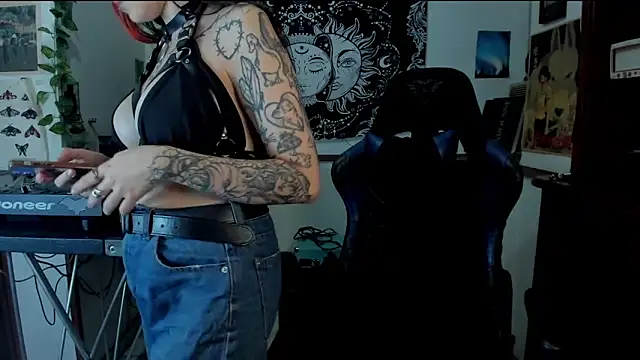 Demongirl6666 online show from February 13, 4:32 am