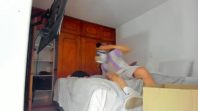 Snapshot of Jordyrodriiguez chatting on February 17, 6:04 pm Jordyrodriiguez online show from February 17, 6:04 pm