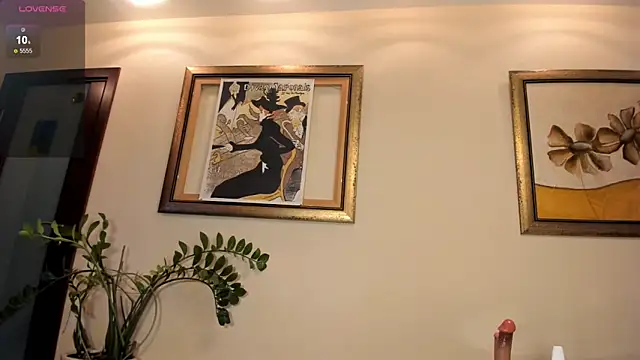 luna-catt online show from March 15, 1:40 pm