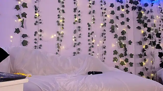 Snapshot of Natasha_Nasty2 chatting on December 24, 2:21 am Natasha Nasty2 online show from December 24, 2:21 am